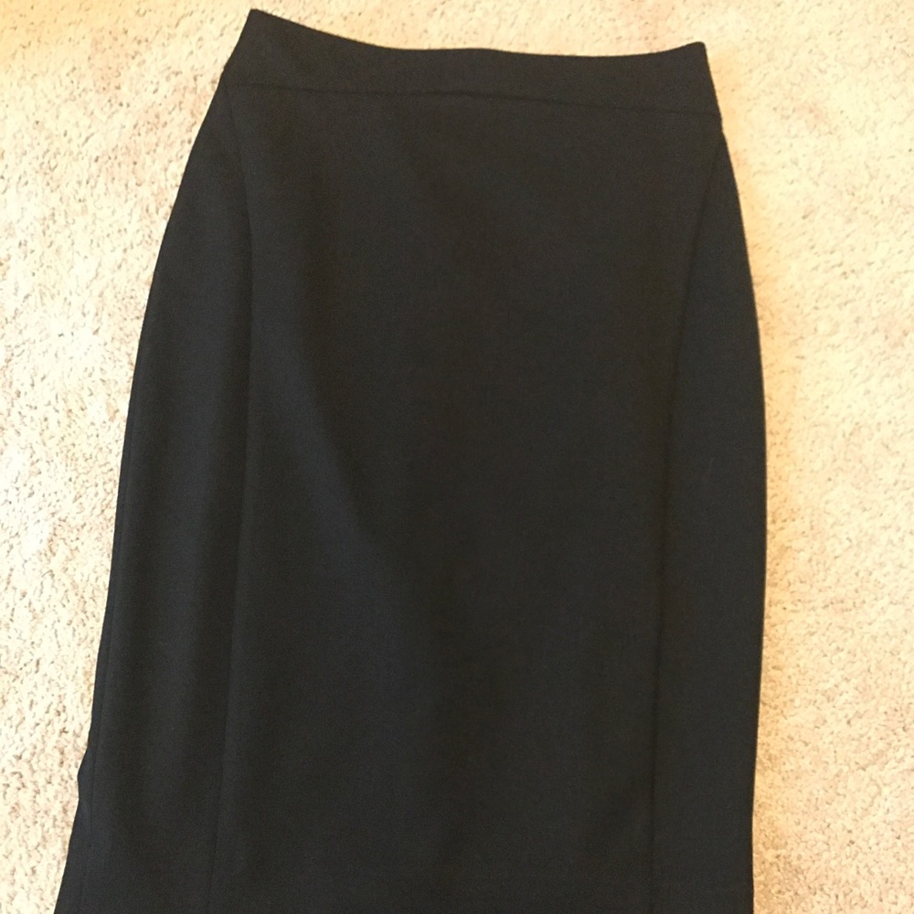 The Limited Black Collection Pencil skirt