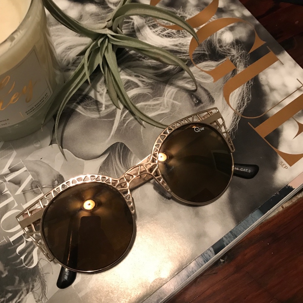 Quay Fluer Sunglasses in gold