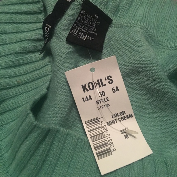 NWT Cute Mint Green Sweater Medium - Picture 4 of 5