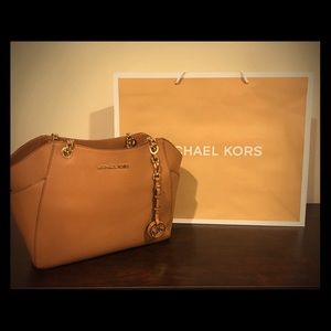 Michael Kors Jet Set Chain Tote Purse