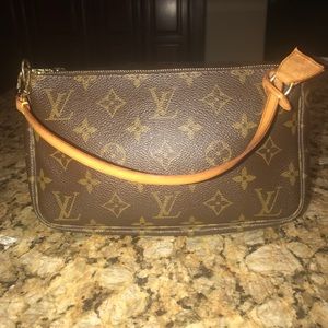 Louis Vuitton pochette