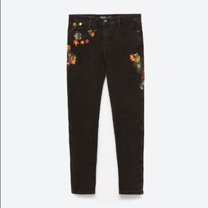 Zara Demin Mid-Rise Black Embroidered Skinny Jeans