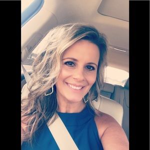 Meet your Posher, Dana