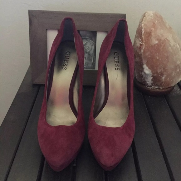 Velvet purple Guess heels size 8.5 - Picture 1 of 8
