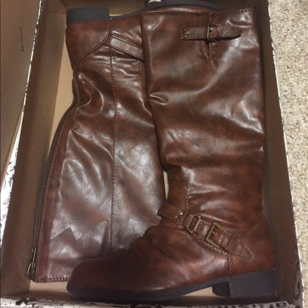 Brown rider boots with zipper!