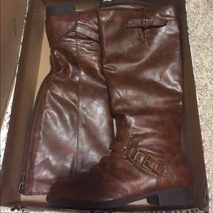 Brown rider boots with zipper!