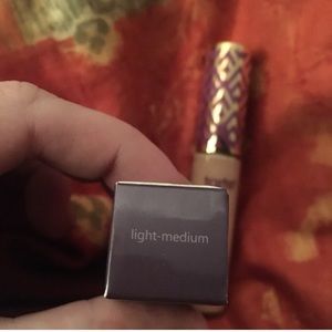 Shape tape concealer