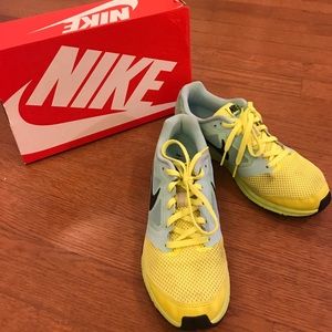Nike zoom fly running shoes