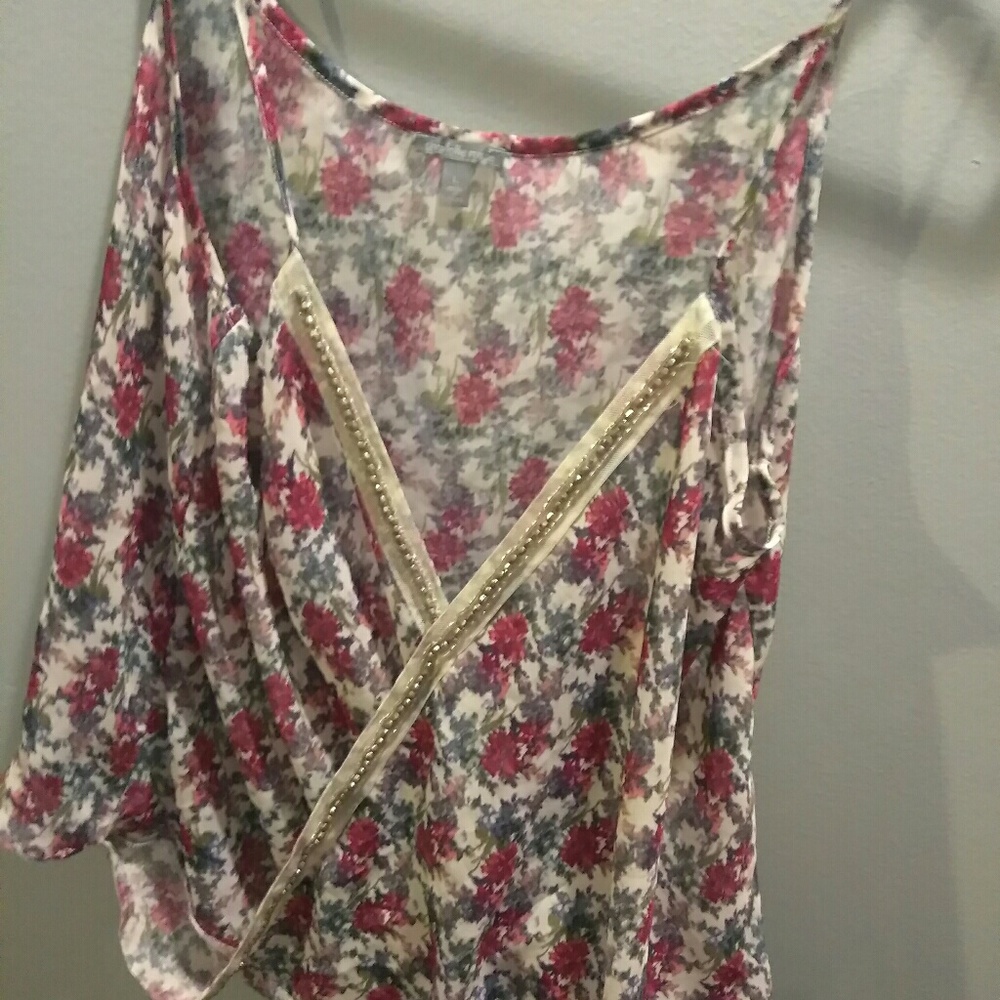 Flowered tank - Picture 2 of 4