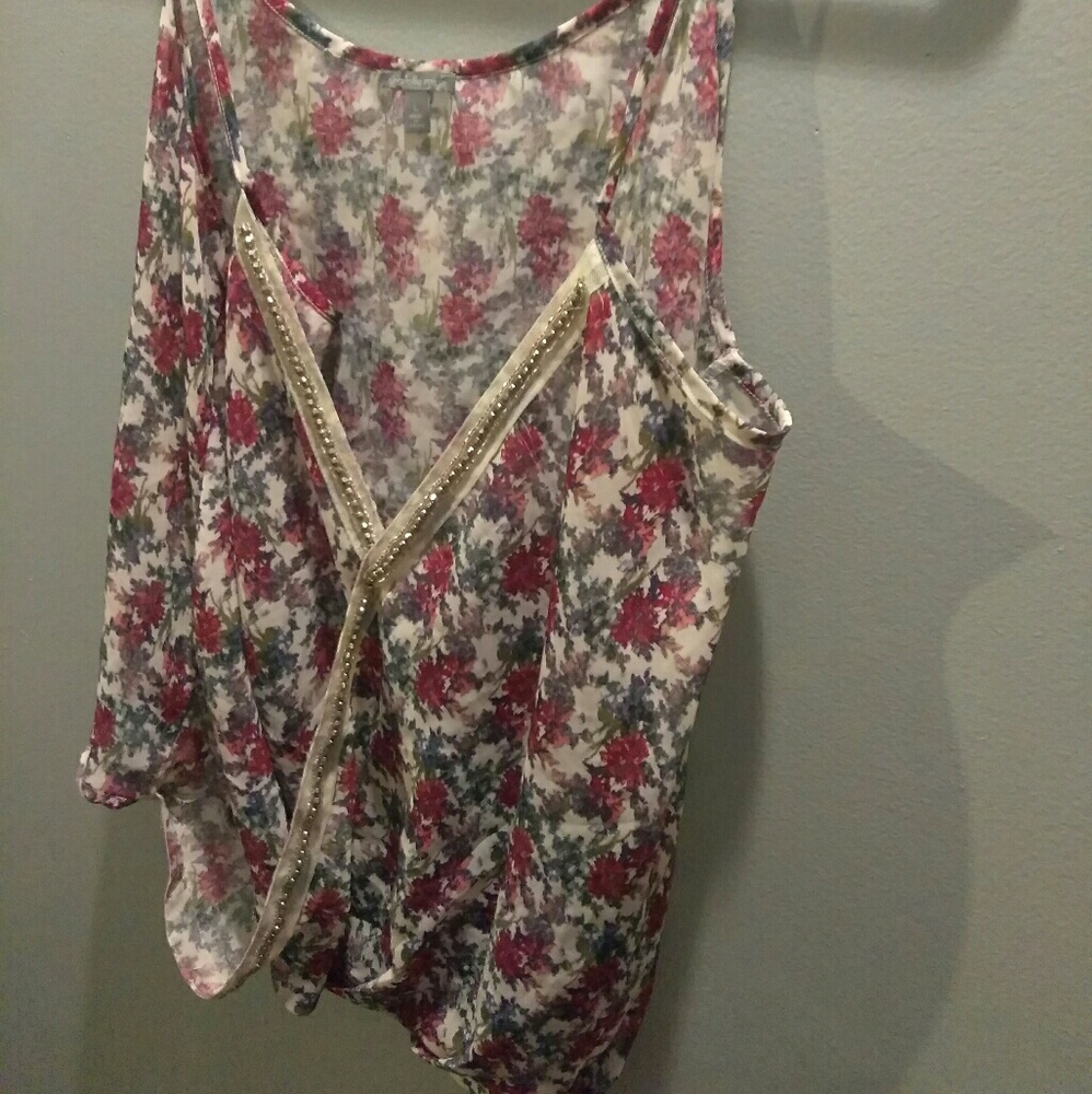 Flowered tank