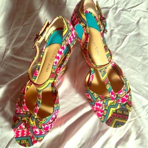 Gianni Bini Colored Wedges!!