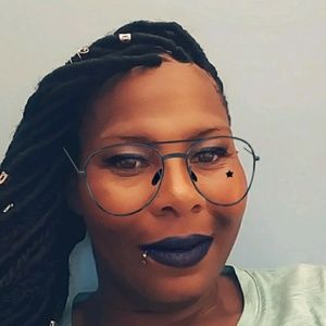 Meet your Posher, Cortney