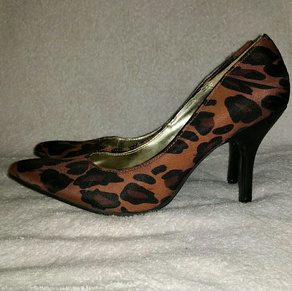 Leopard Pring Pointed Toe 3in Heels by Rampage - Picture 3 of 7
