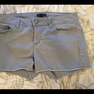 Size 6 Gap Shorts-- gray