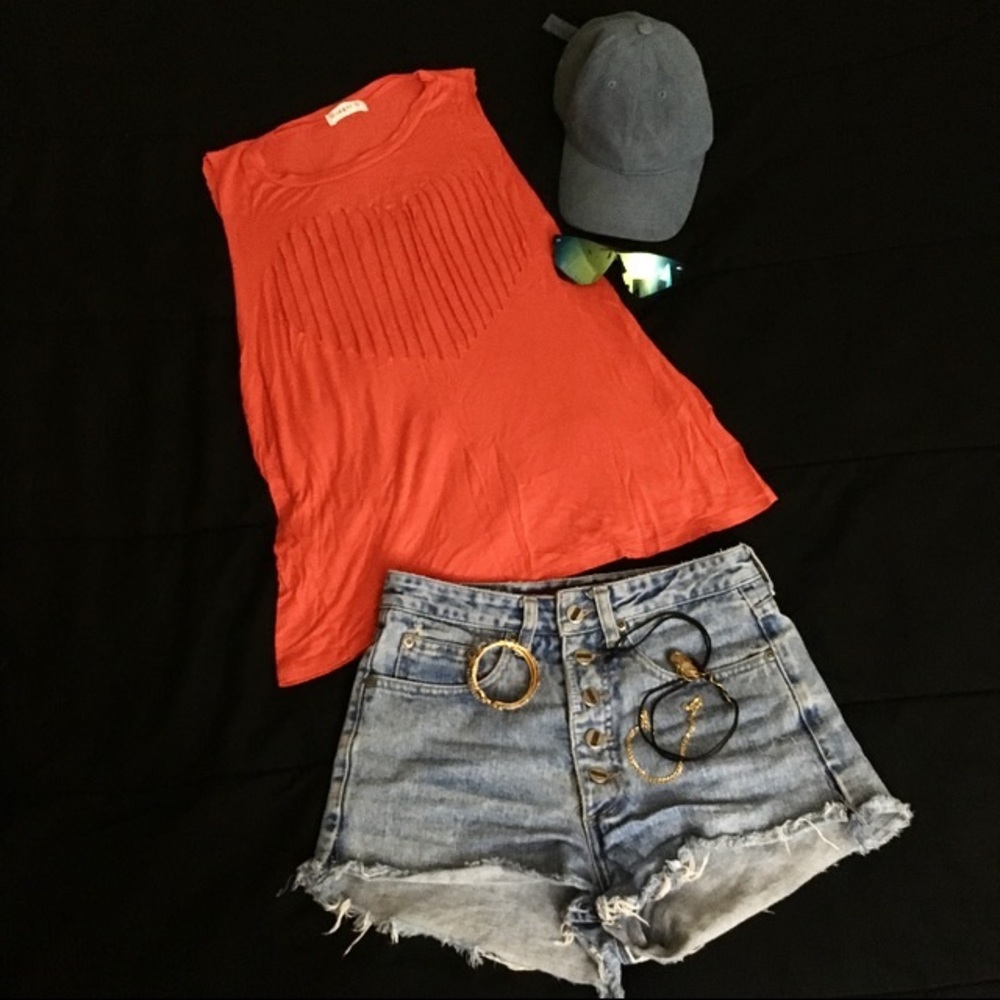 ✨Cute heart shaped muscle t-shirt 💋✨