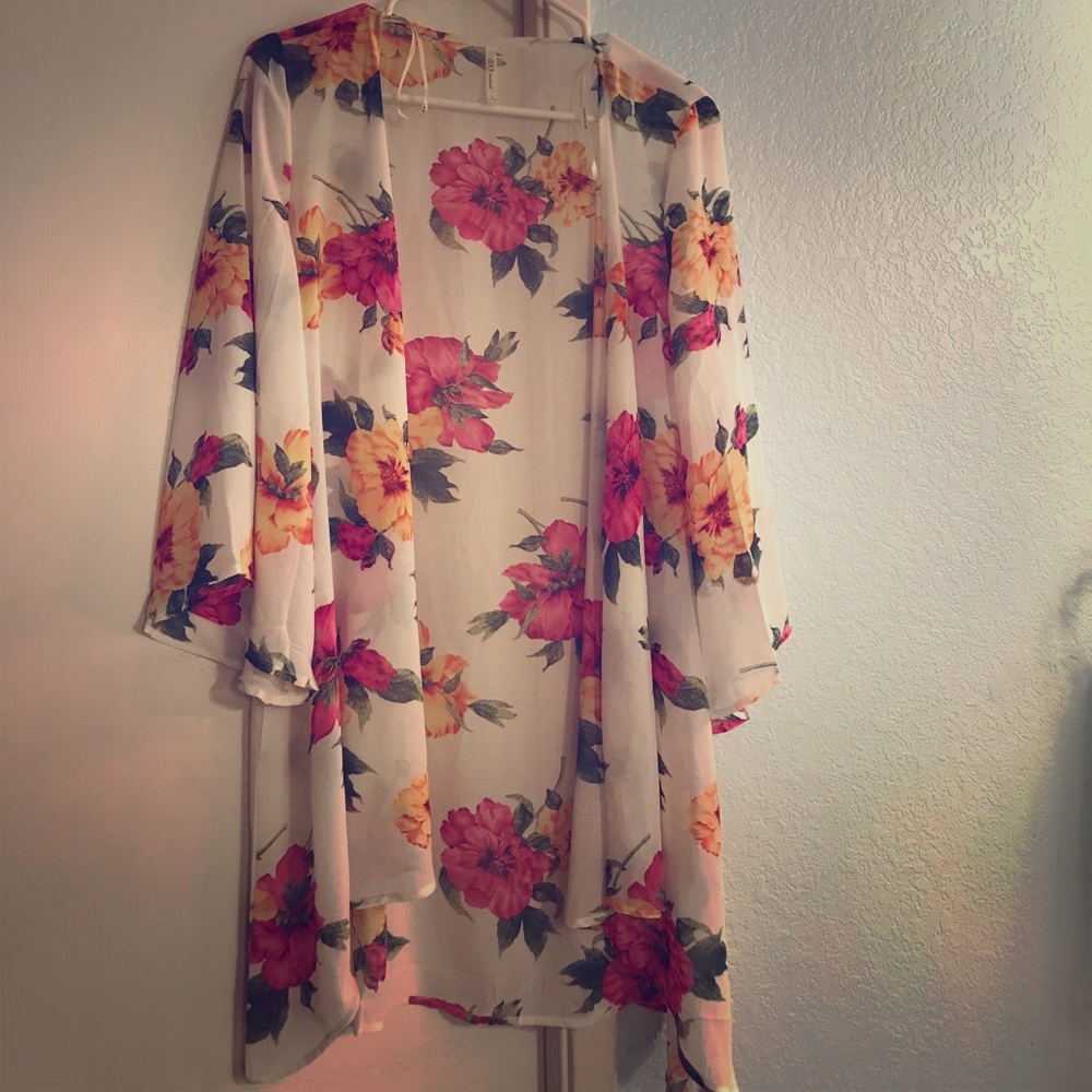 Sheer floral kimono