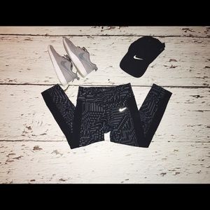 Nike dri fit capri leggings sz XS