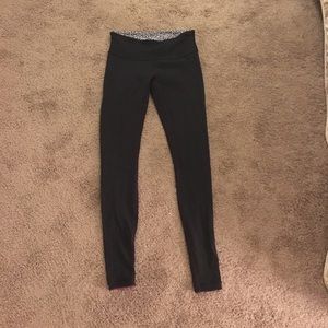 Reversible Lululemon athletic leggings