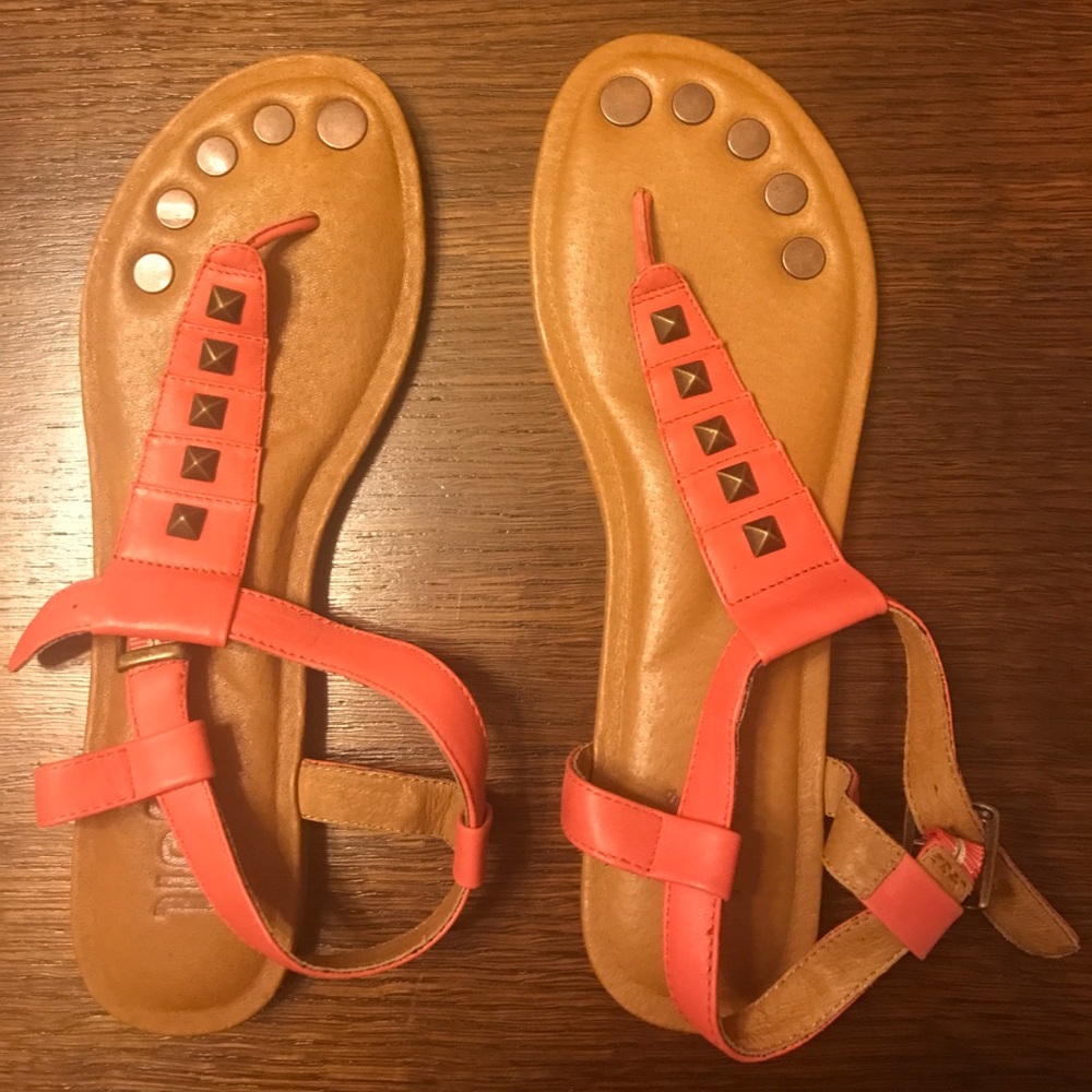 Juil coral sandals