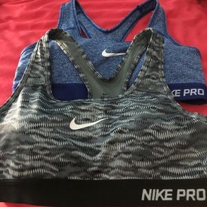 2 Nike Pro sports bra