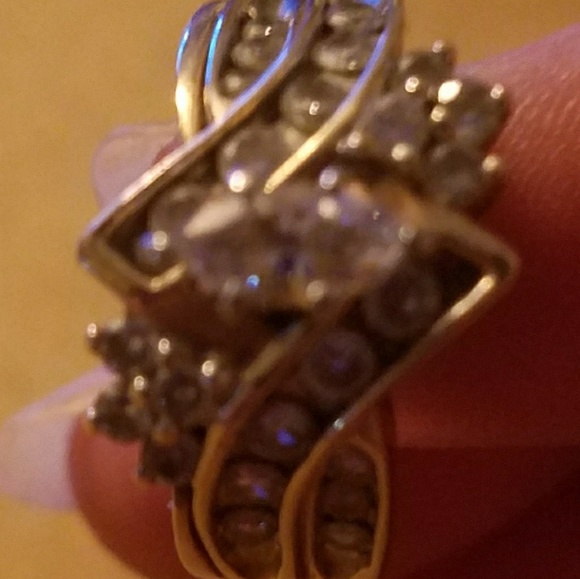 14 kt Yellow Gold Wedding Set - Picture 2 of 8