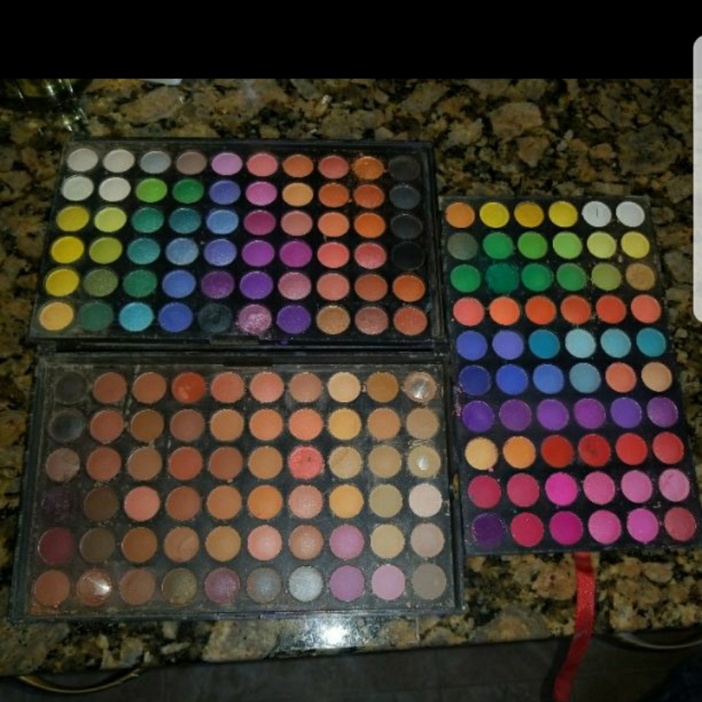 180 EYESHADOW PALETTE KIT