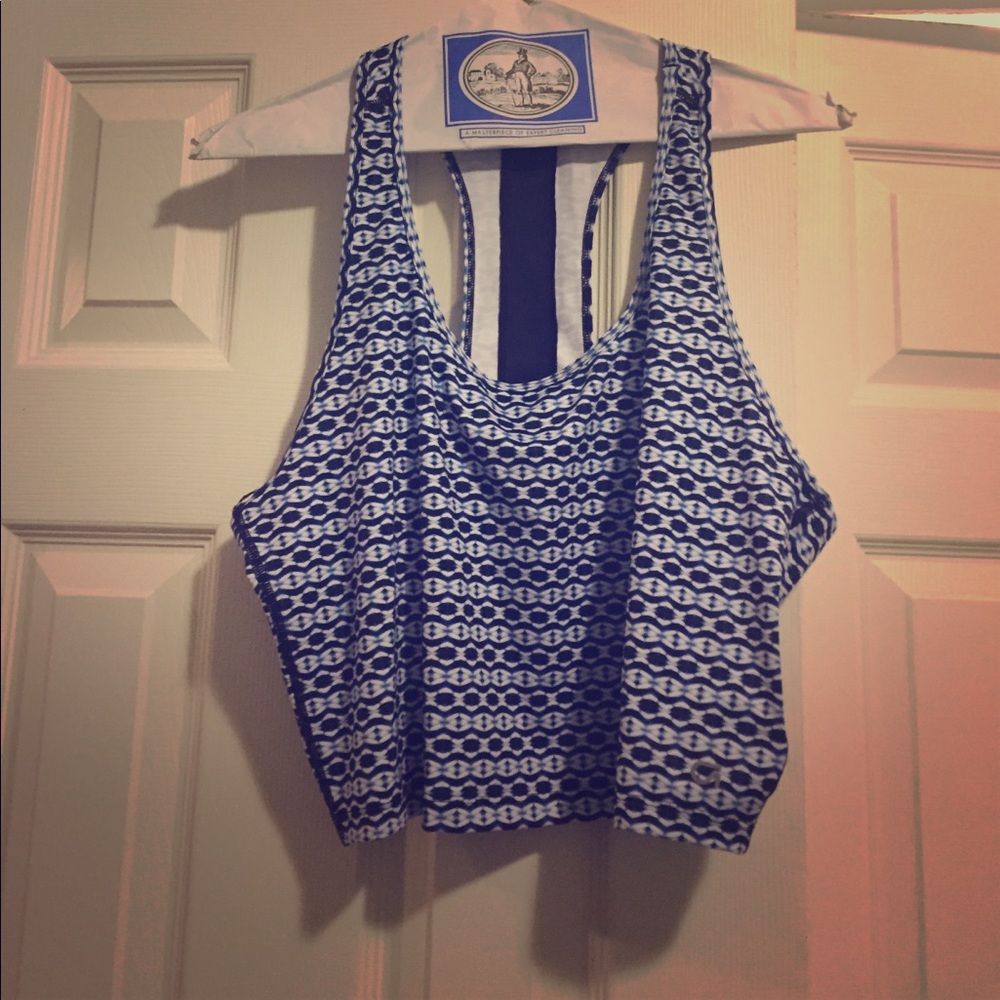 Patterned workout top