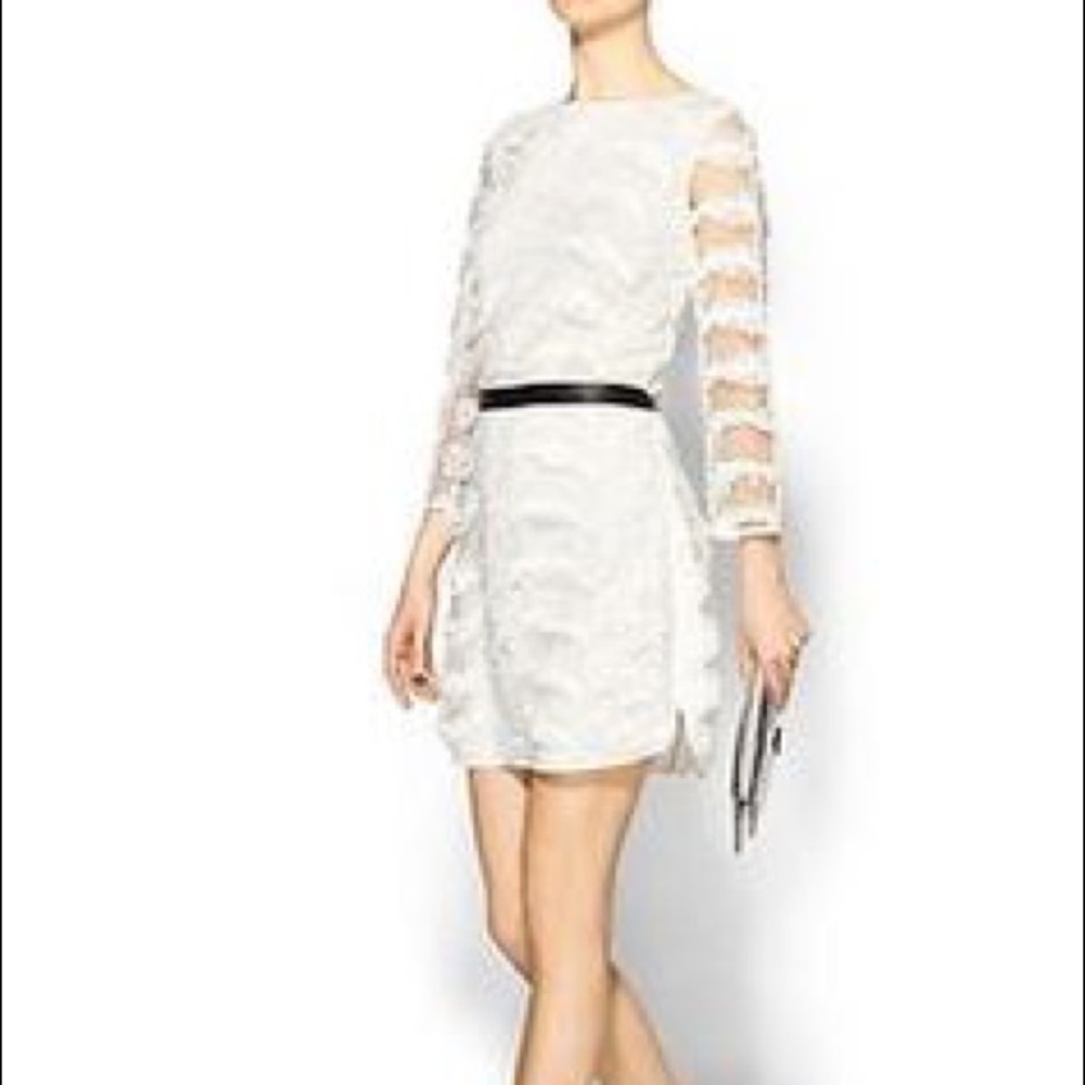 Piperlime textured white dress w. Sheer sleeves