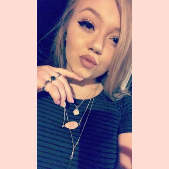 Meet your posher - Picture 2 of 4