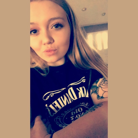 Meet your posher - Picture 3 of 4