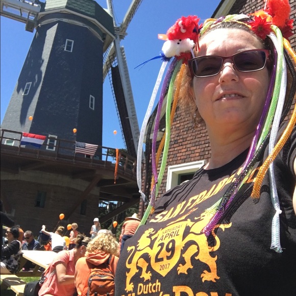 Meet your Posher, Brit - Picture 2 of 8