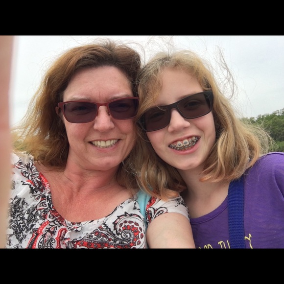 Meet your Posher, Brit - Picture 4 of 8