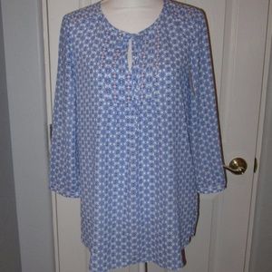 Brand new cute NYDJ peasant top - size Small