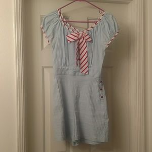 Pin up short outfit (Stop Staring)