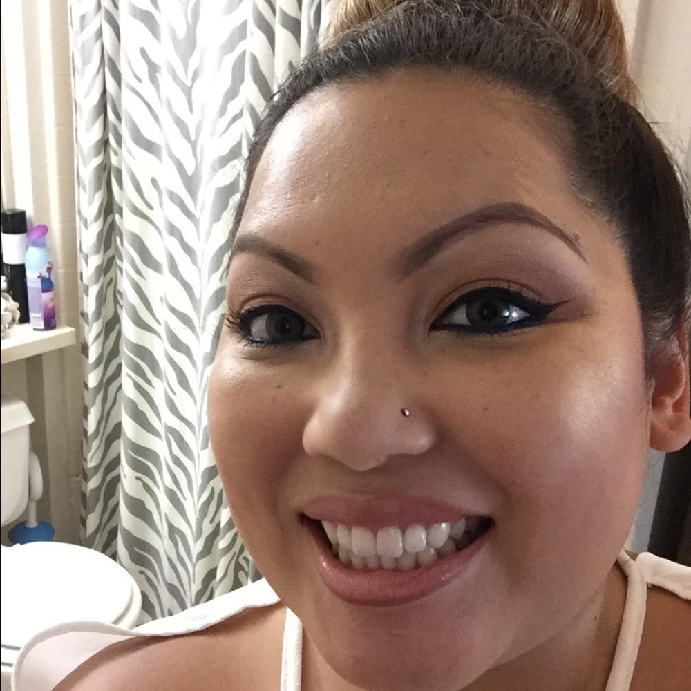 Meet your Posher, Angie