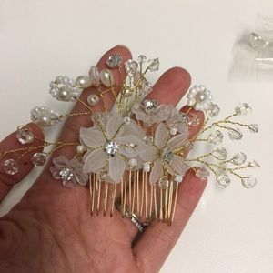 Cellar rose gold vtg hair comb diamond flower