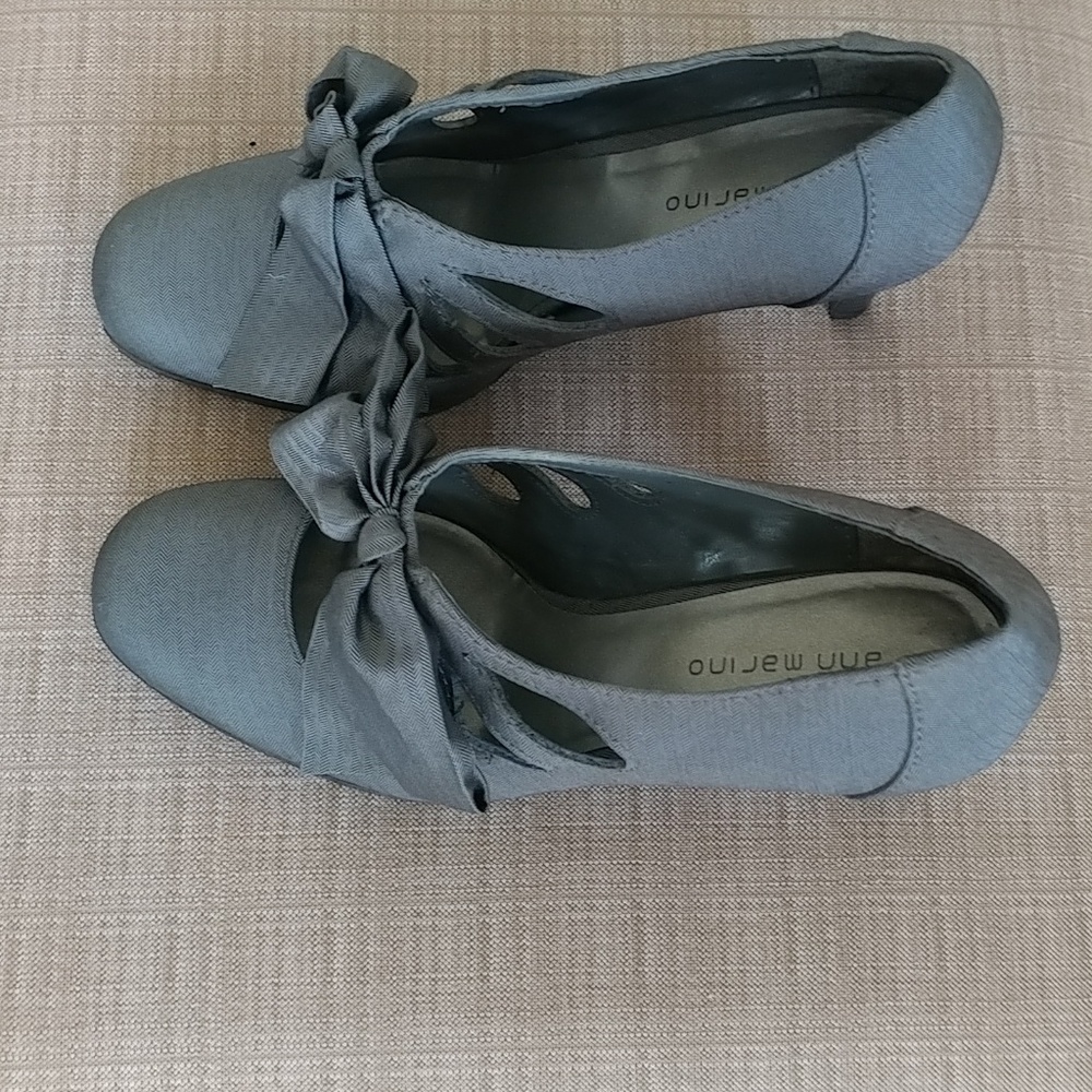 Grey Ann Marino Heels with Fabric Bow top Sz 10M