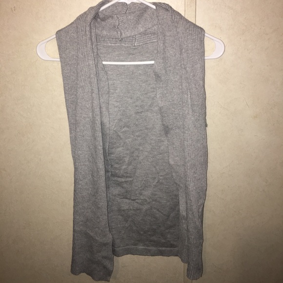 Clothes - Picture 4 of 8