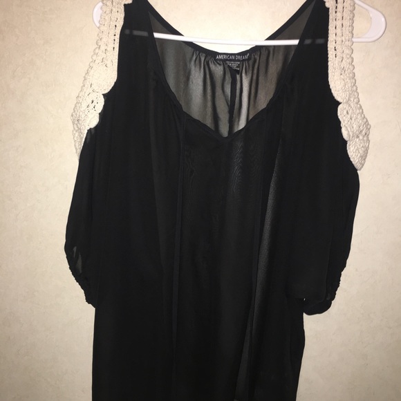 Clothes - Picture 5 of 8