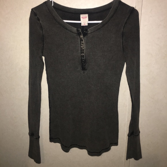 Clothes - Picture 7 of 8