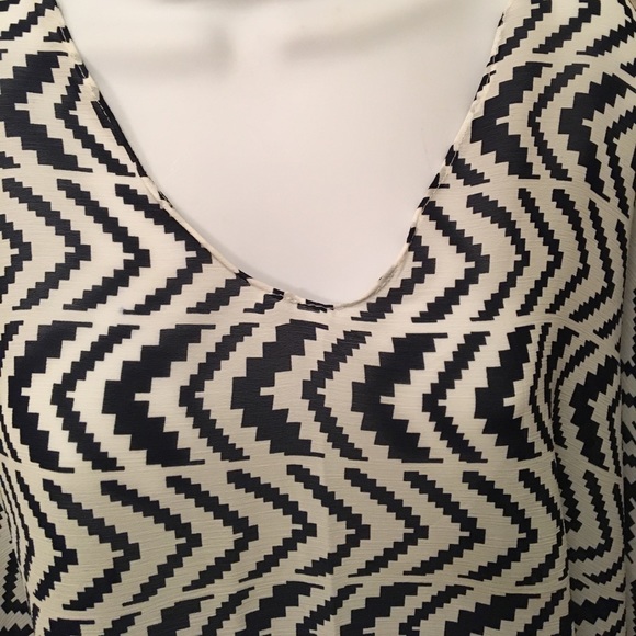 Lightweight poncho - Picture 3 of 3