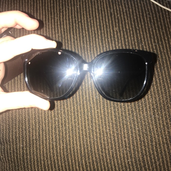 Authentic Black Gucci Sunglasses - Picture 4 of 6