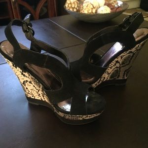 🔥BUNDLE ME🔥Black Suede Wedges