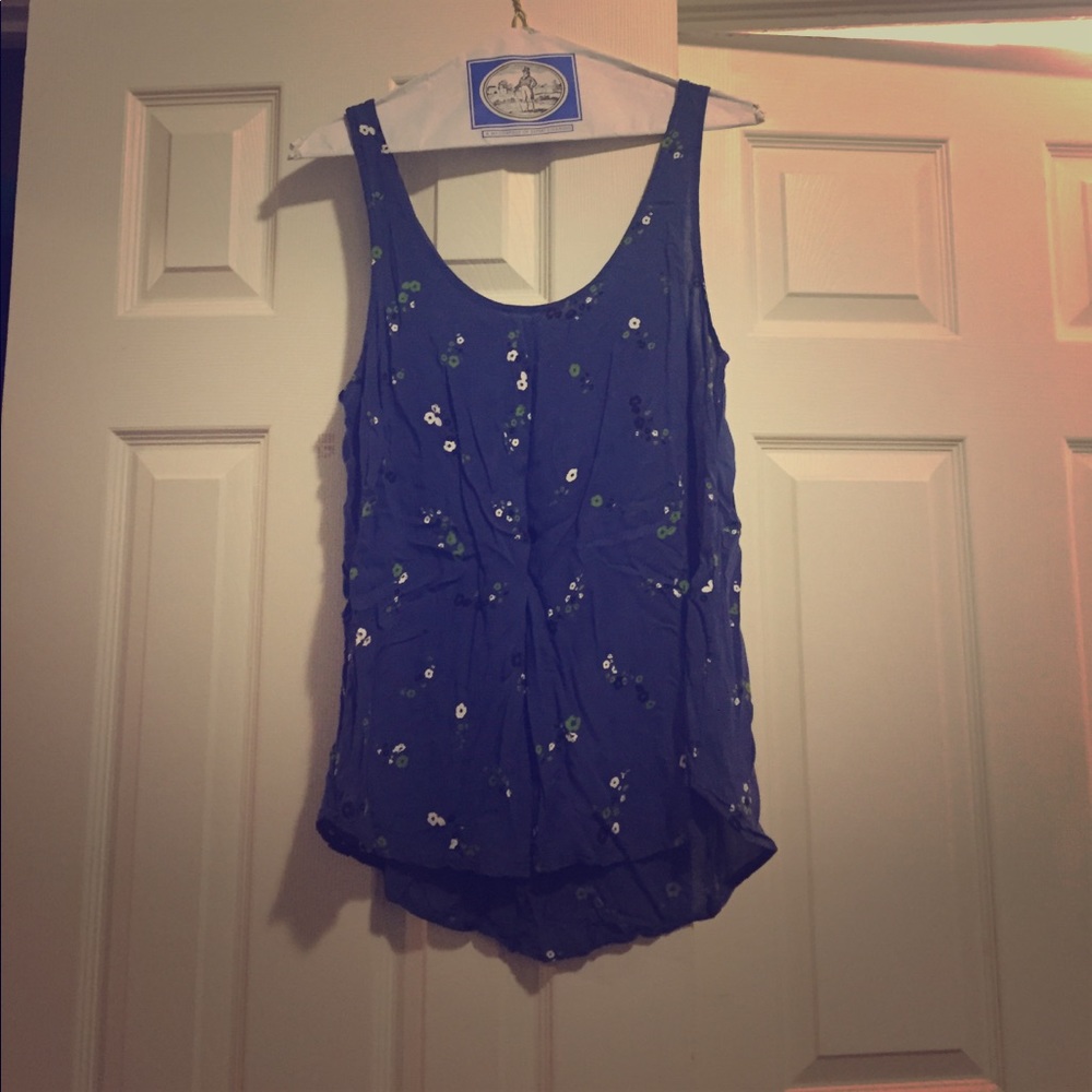 Flowy tank