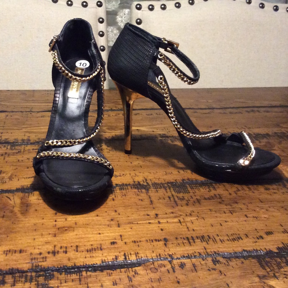 💋'BCBGMAXAZARIA' Chain Heels! 💕💋