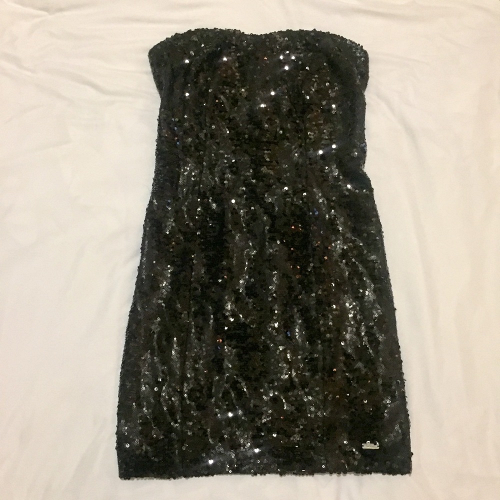 Sequins black dress from GUESS strapless