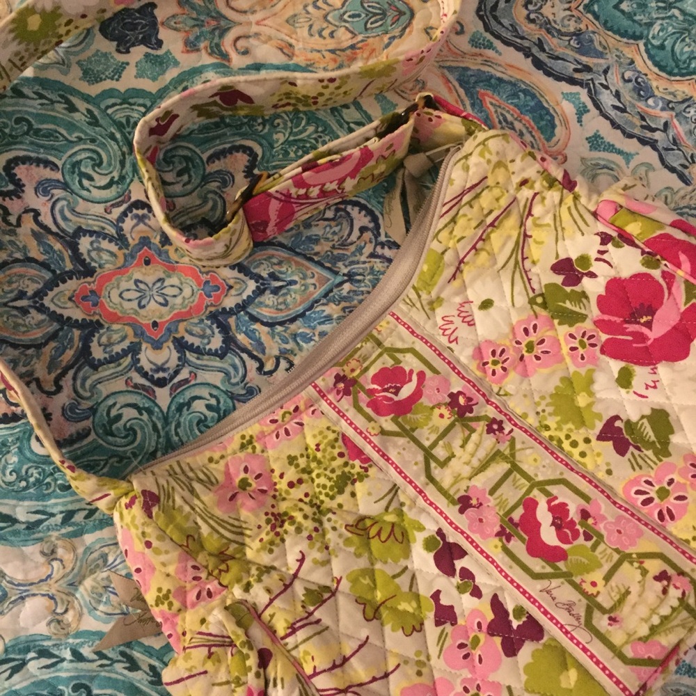 Make Me Blush Vera Bradley On the Go Purse!