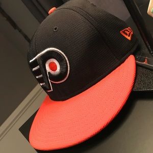 New era flyers fitted cap