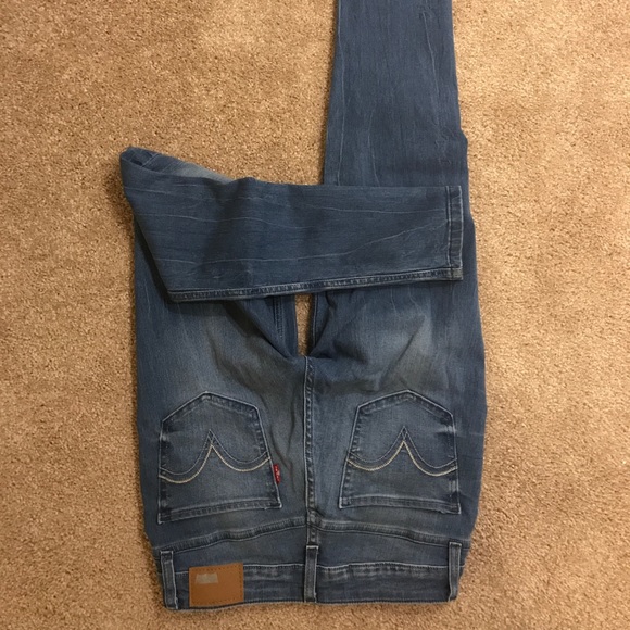 Levi’s - Picture 3 of 4