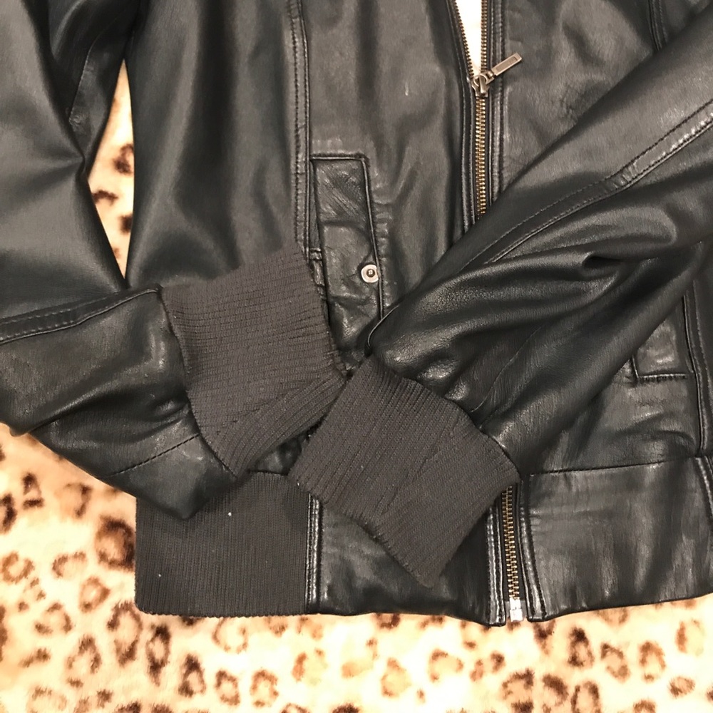 Leather jacket! Good condition ! - Picture 2 of 3